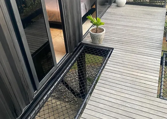 Polpo Nero Container Séjour chez l'habitant Uluwatu