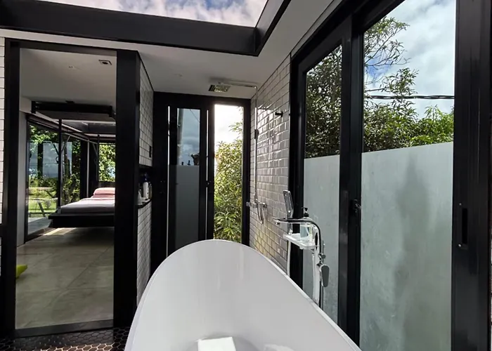 Polpo Nero Container Séjour chez l'habitant Uluwatu