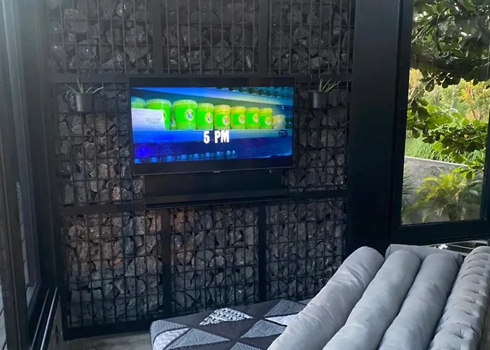 Polpo Nero Container Séjour chez l'habitant Uluwatu